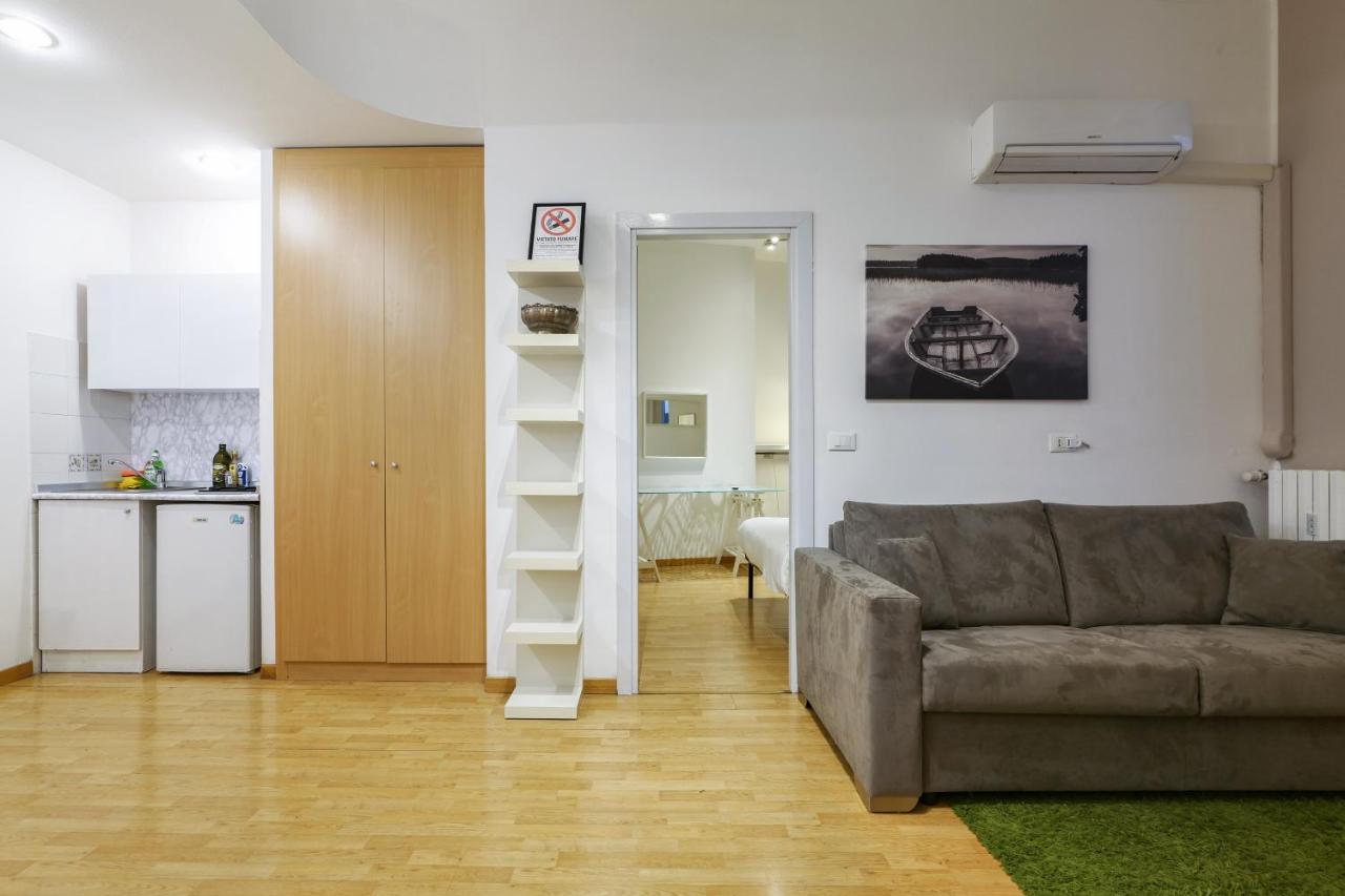 Luminoso Con Balcone In Cadorna Appartement